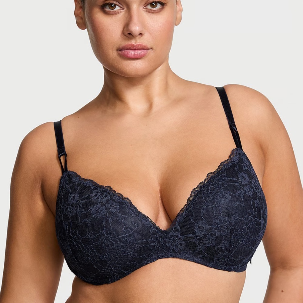 New VICTORIA'S SECRET
Sexy Tee‎ Wireless Smooth Push-Up Bra